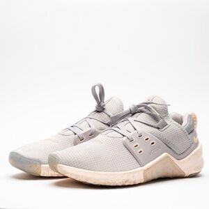 Nike Metcon 2 Shoes in Soft Gray and Light Pink